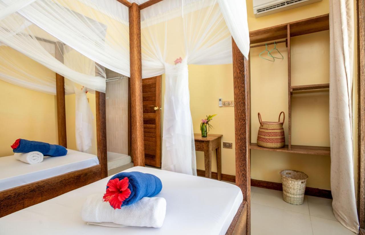 Weavers Lodge Pongwe Ngoại thất bức ảnh