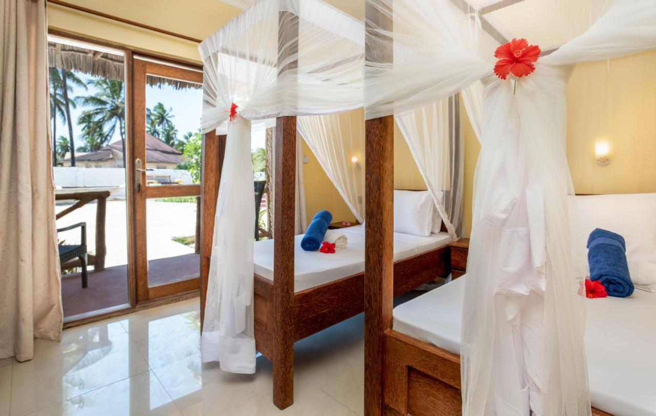 Weavers Lodge Pongwe Ngoại thất bức ảnh