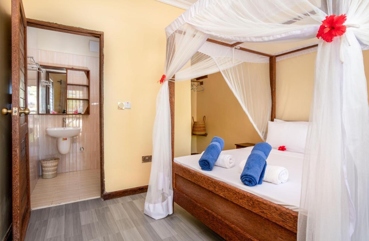 Weavers Lodge Pongwe Ngoại thất bức ảnh