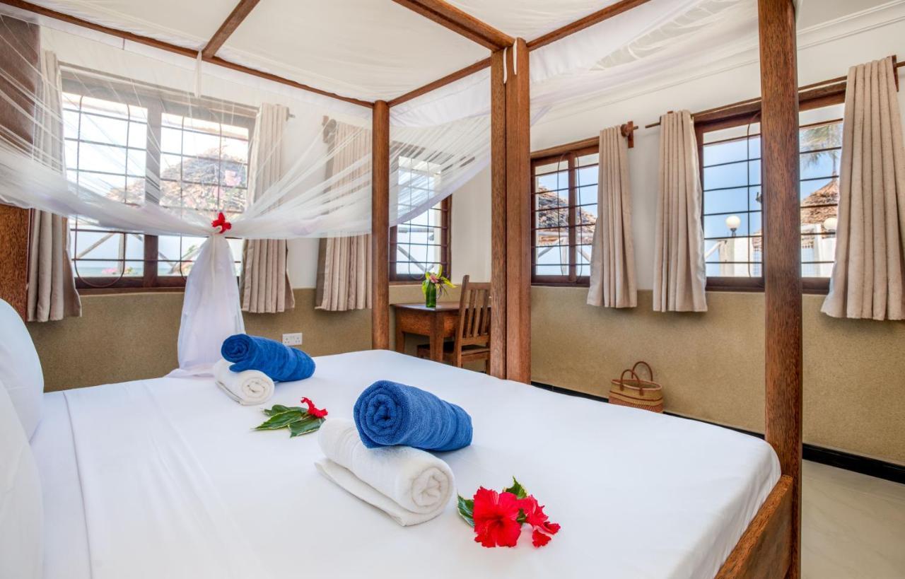 Weavers Lodge Pongwe Ngoại thất bức ảnh
