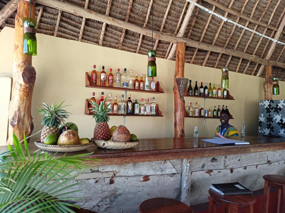 Weavers Lodge Pongwe Ngoại thất bức ảnh